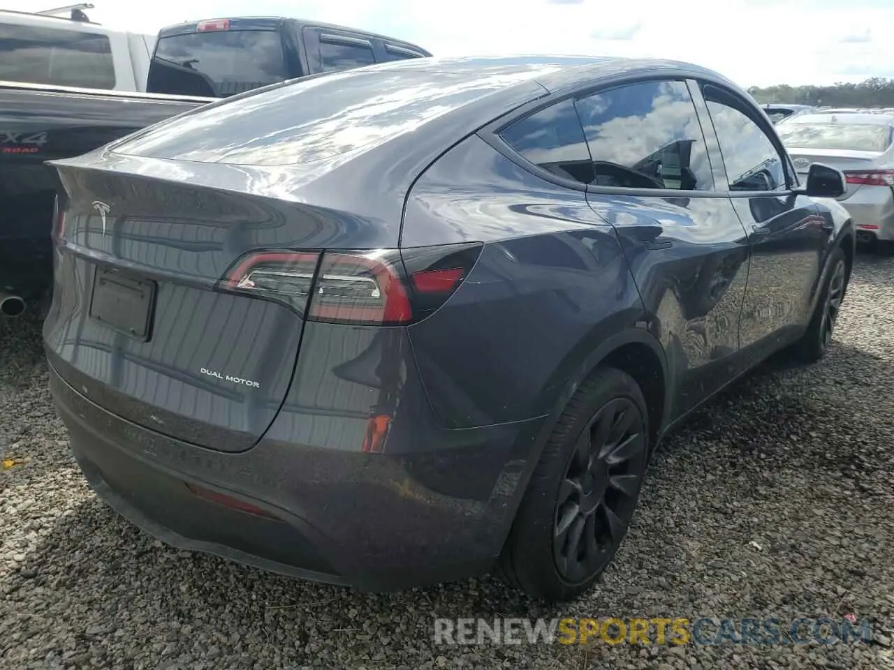 3 Photograph of a damaged car 7SAYGDEE2PA075241 TESLA MODEL Y 2023