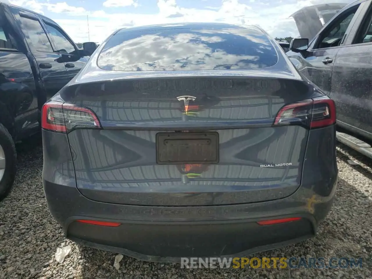 6 Photograph of a damaged car 7SAYGDEE2PA075241 TESLA MODEL Y 2023