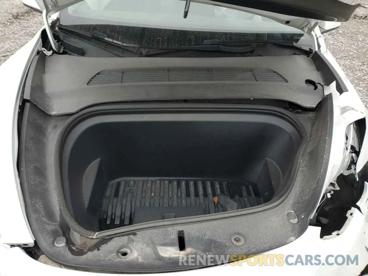 11 Photograph of a damaged car 7SAYGDEE2PA083128 TESLA MODEL Y 2023