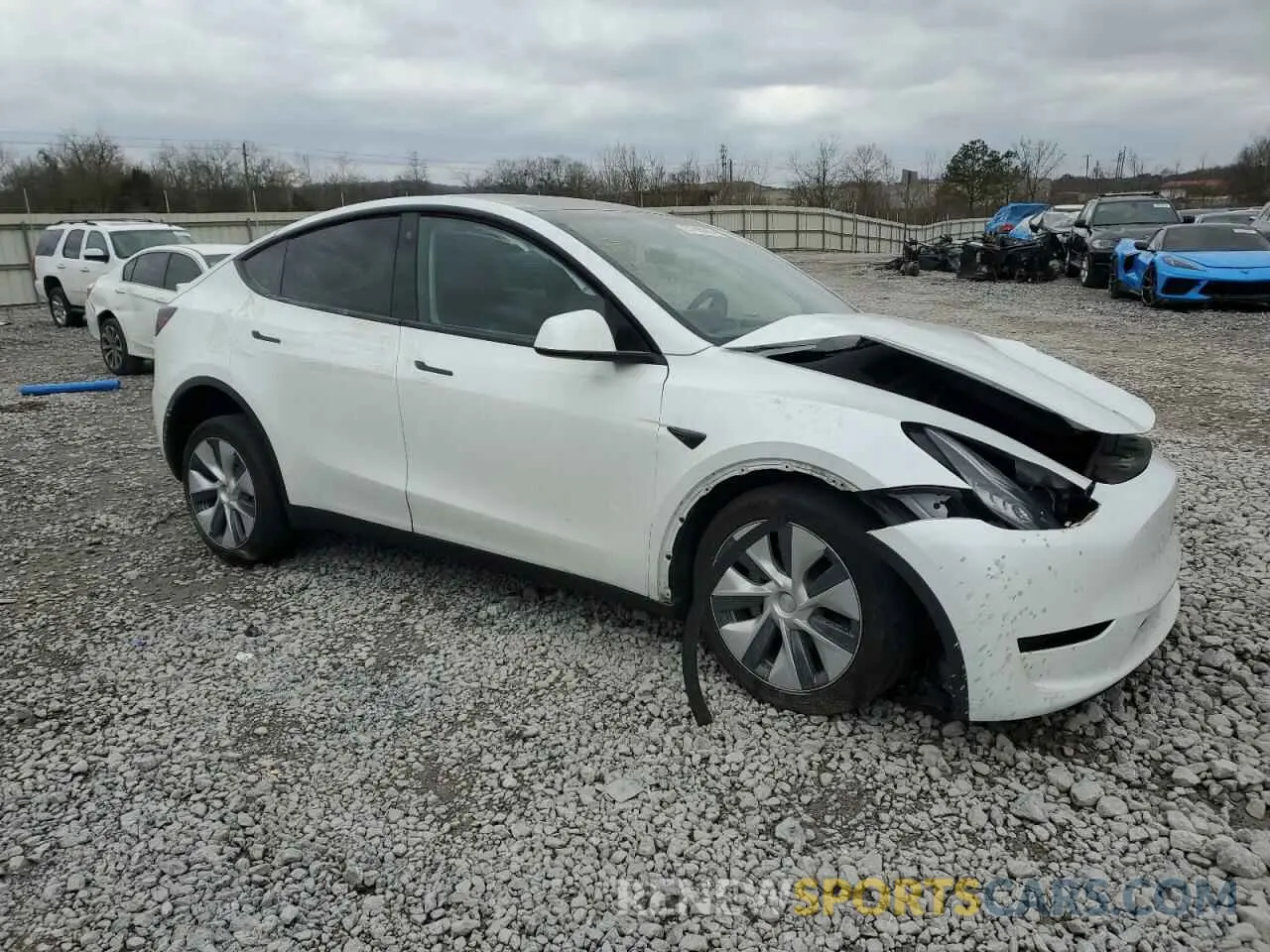 4 Photograph of a damaged car 7SAYGDEE2PA083128 TESLA MODEL Y 2023