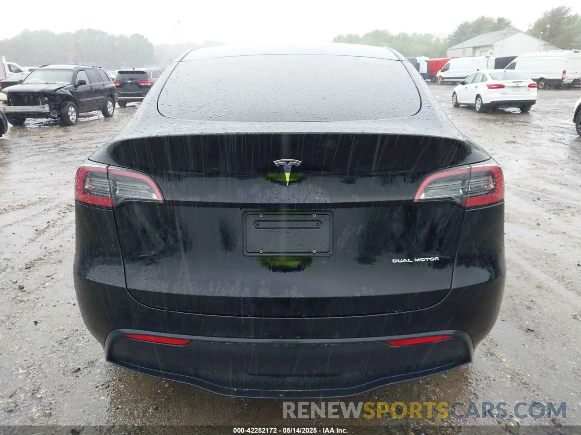 16 Photograph of a damaged car 7SAYGDEE2PA105631 TESLA MODEL Y 2023