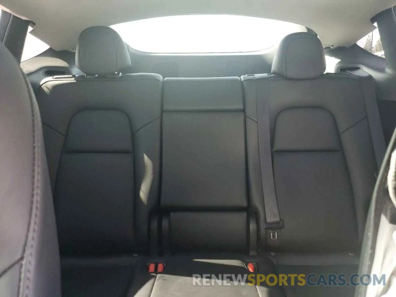 10 Photograph of a damaged car 7SAYGDEE2PA111557 TESLA MODEL Y 2023