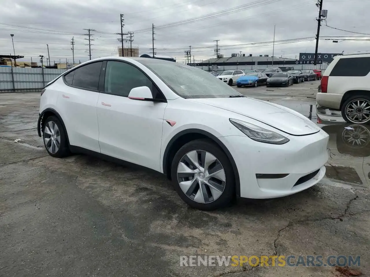 4 Photograph of a damaged car 7SAYGDEE2PA148155 TESLA MODEL Y 2023