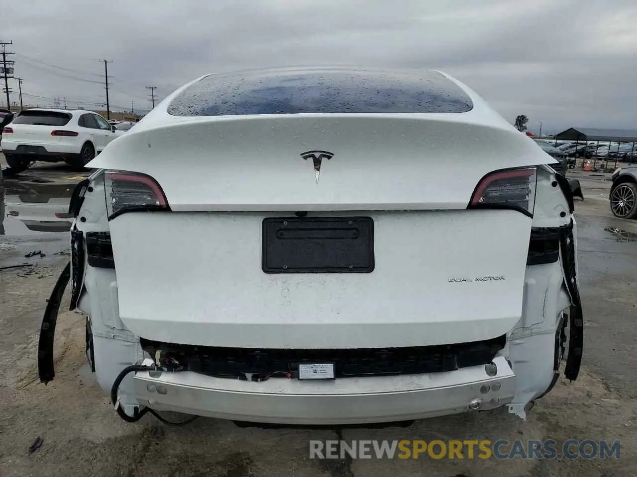 6 Photograph of a damaged car 7SAYGDEE2PA148155 TESLA MODEL Y 2023