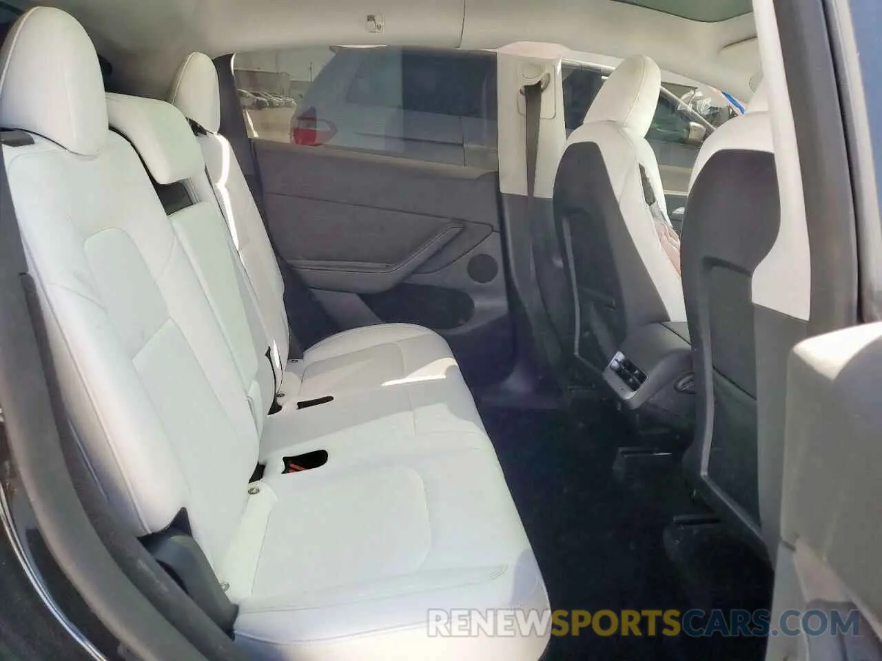 10 Photograph of a damaged car 7SAYGDEE2PA156384 TESLA MODEL Y 2023