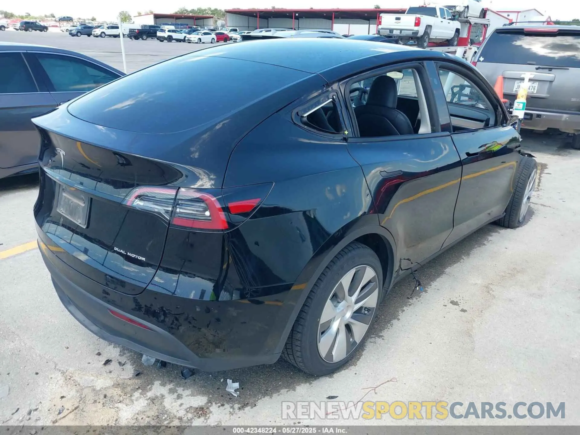 4 Photograph of a damaged car 7SAYGDEE2PA157731 TESLA MODEL Y 2023