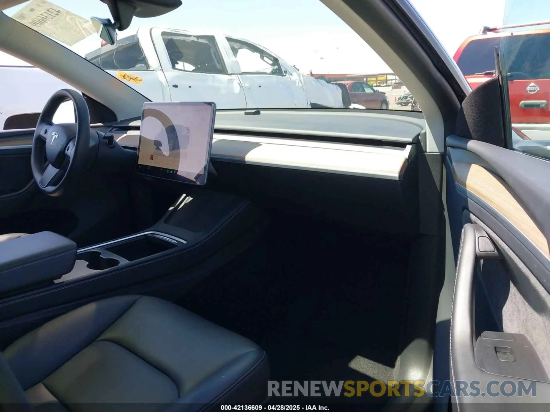 5 Photograph of a damaged car 7SAYGDEE2PA169846 TESLA MODEL Y 2023