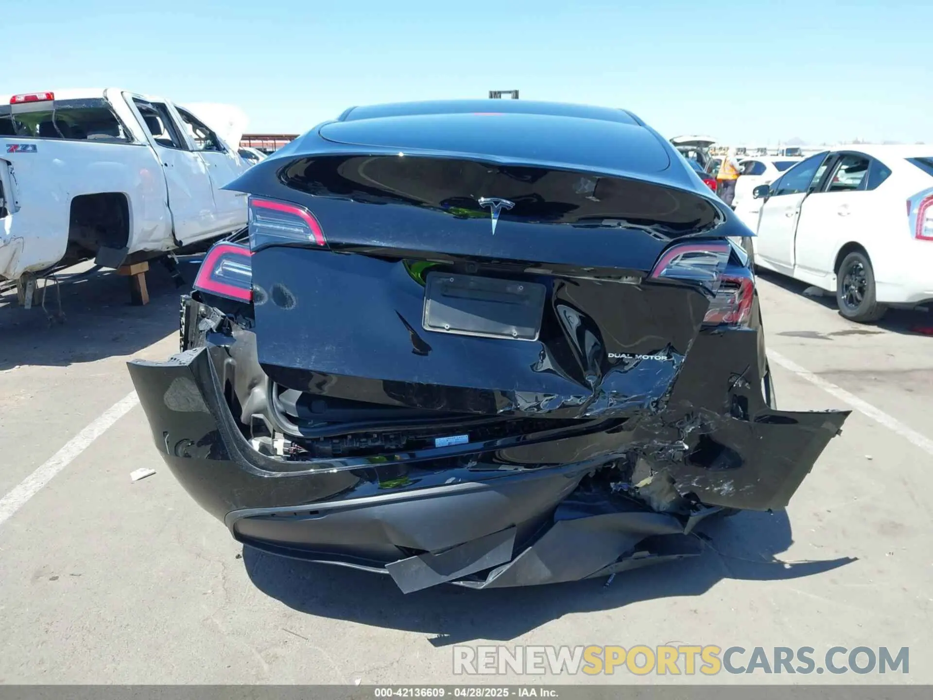 6 Photograph of a damaged car 7SAYGDEE2PA169846 TESLA MODEL Y 2023
