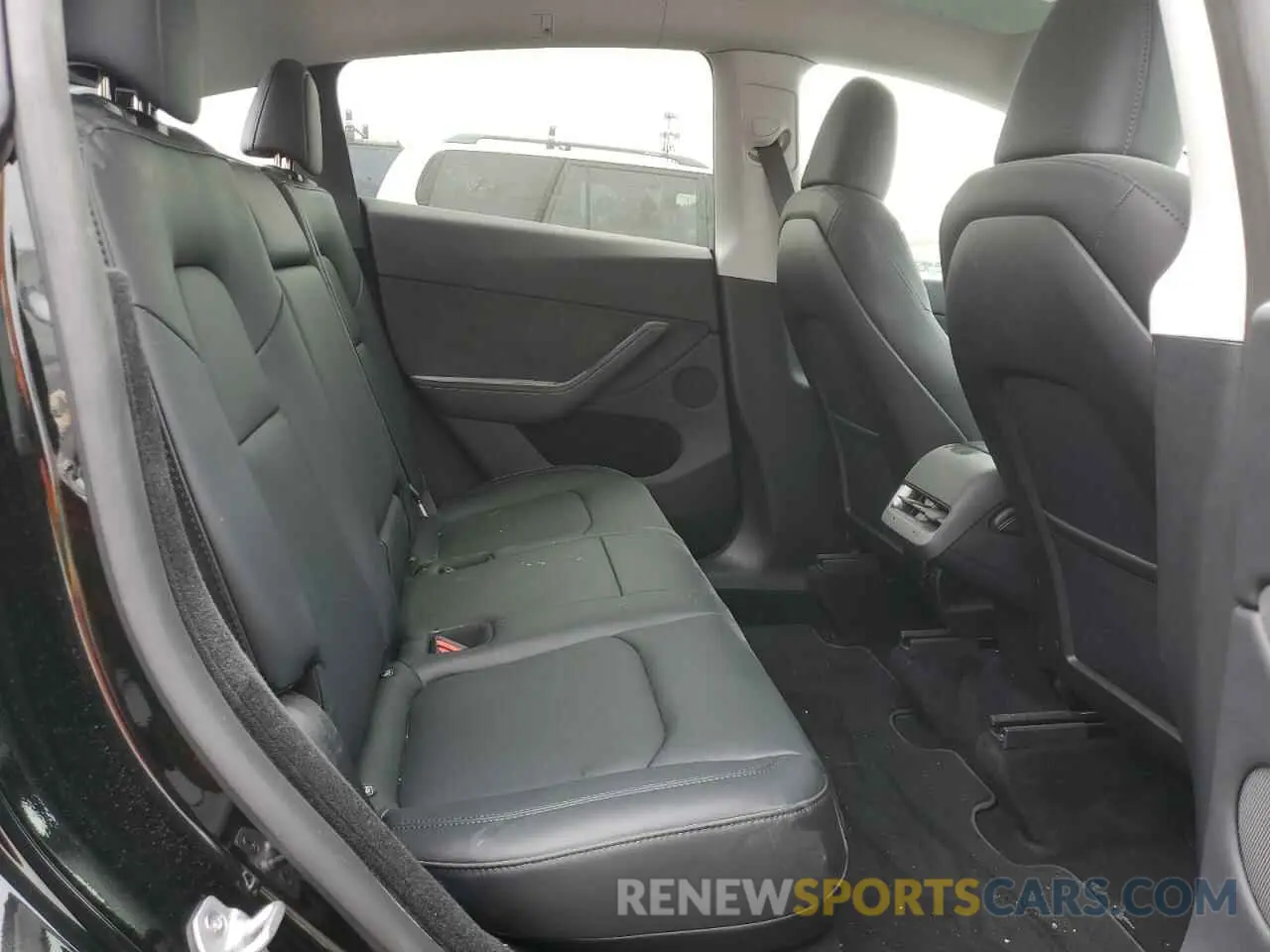 10 Photograph of a damaged car 7SAYGDEE2PA181415 TESLA MODEL Y 2023