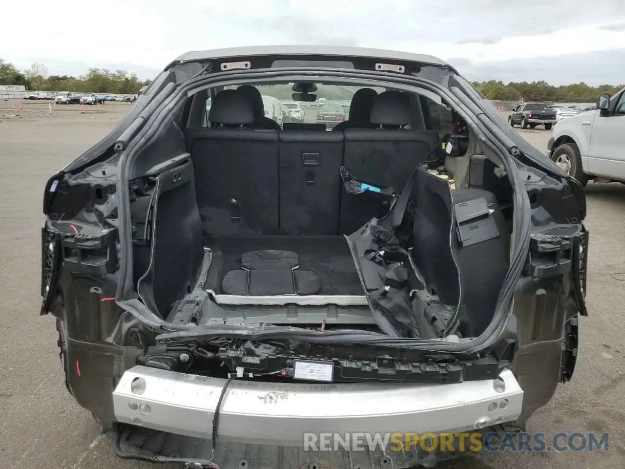 6 Photograph of a damaged car 7SAYGDEE2PA181415 TESLA MODEL Y 2023
