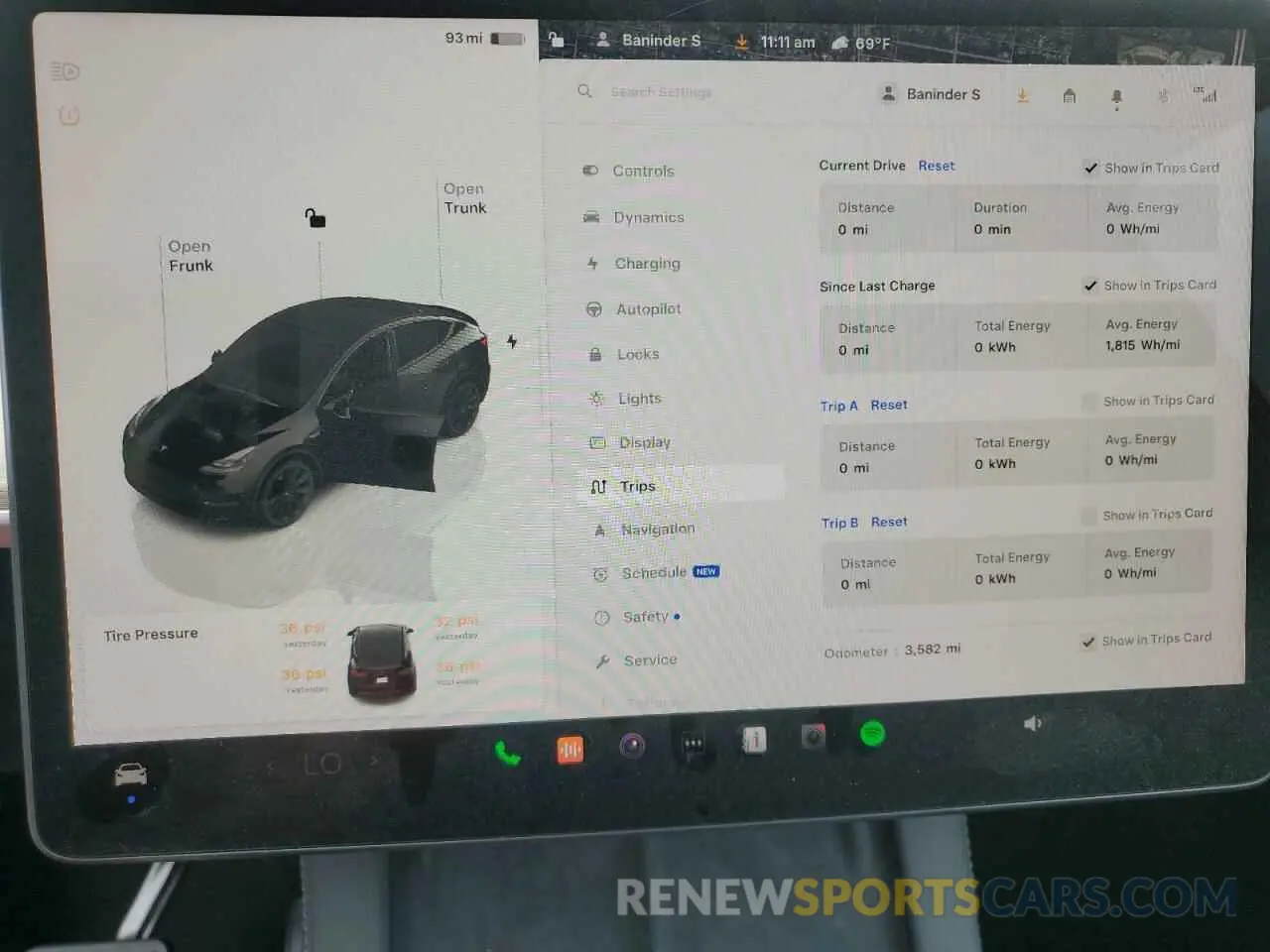 9 Photograph of a damaged car 7SAYGDEE2PA181415 TESLA MODEL Y 2023