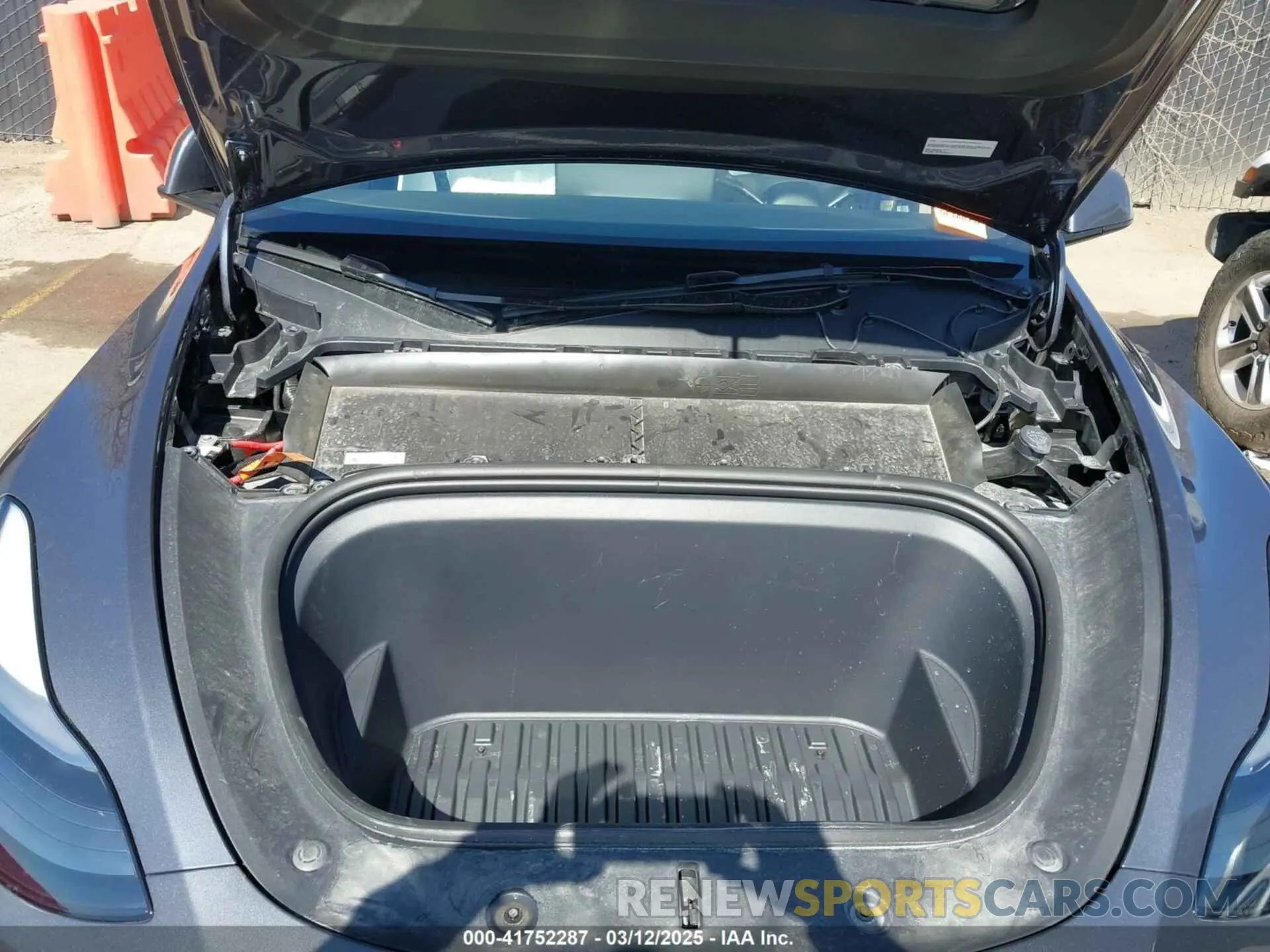 10 Photograph of a damaged car 7SAYGDEE2PA186792 TESLA MODEL Y 2023