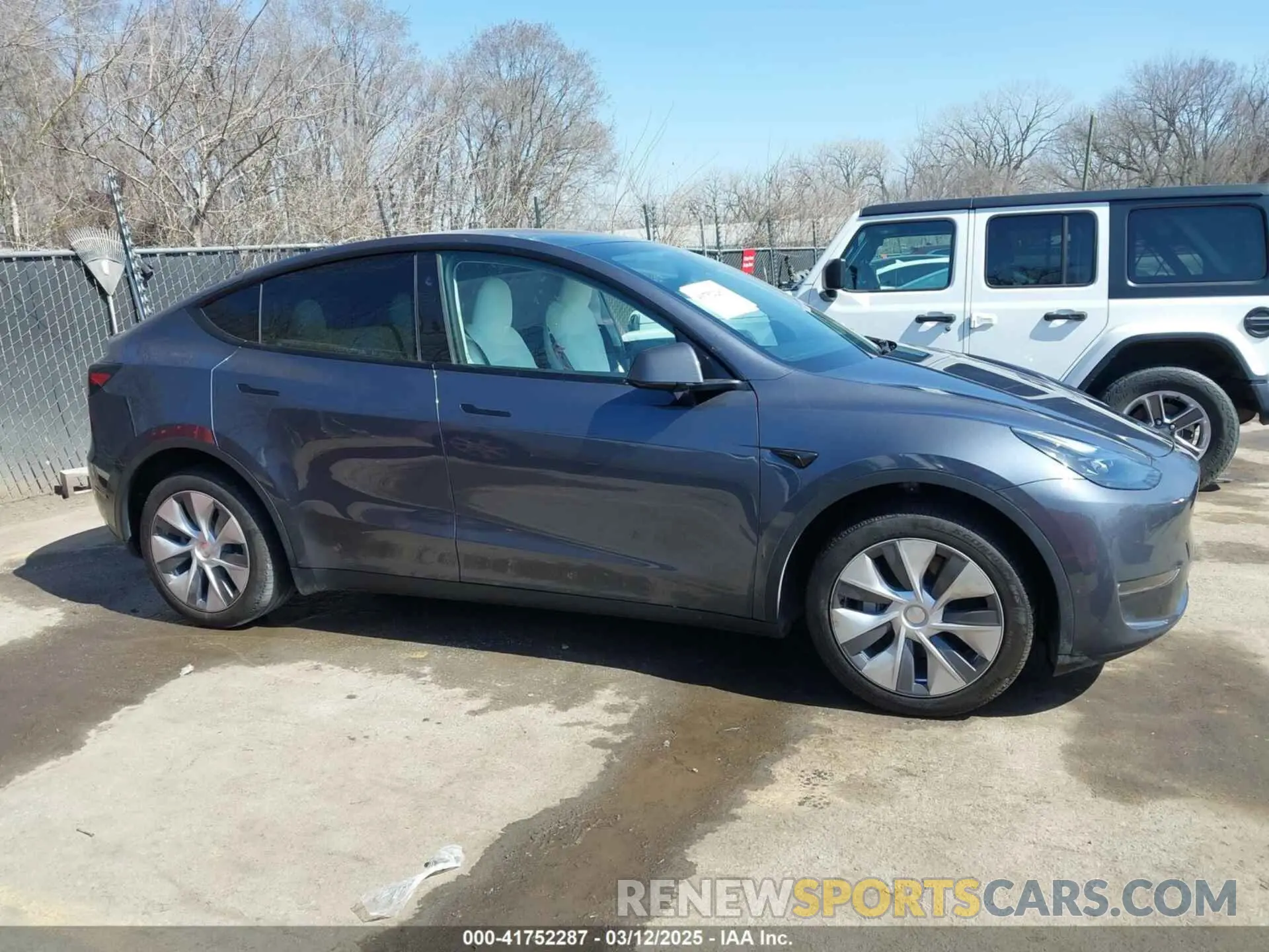 13 Photograph of a damaged car 7SAYGDEE2PA186792 TESLA MODEL Y 2023