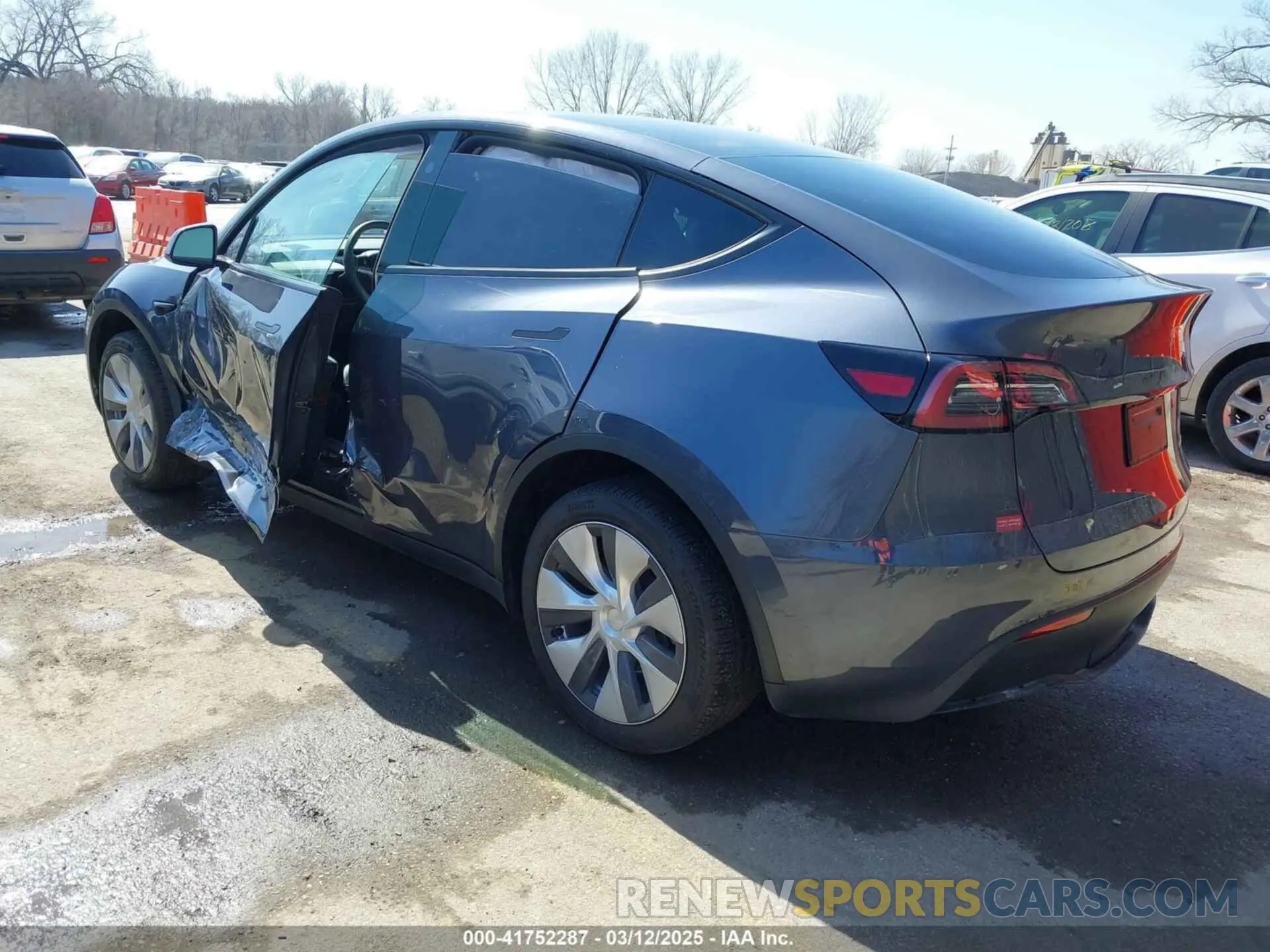 3 Photograph of a damaged car 7SAYGDEE2PA186792 TESLA MODEL Y 2023