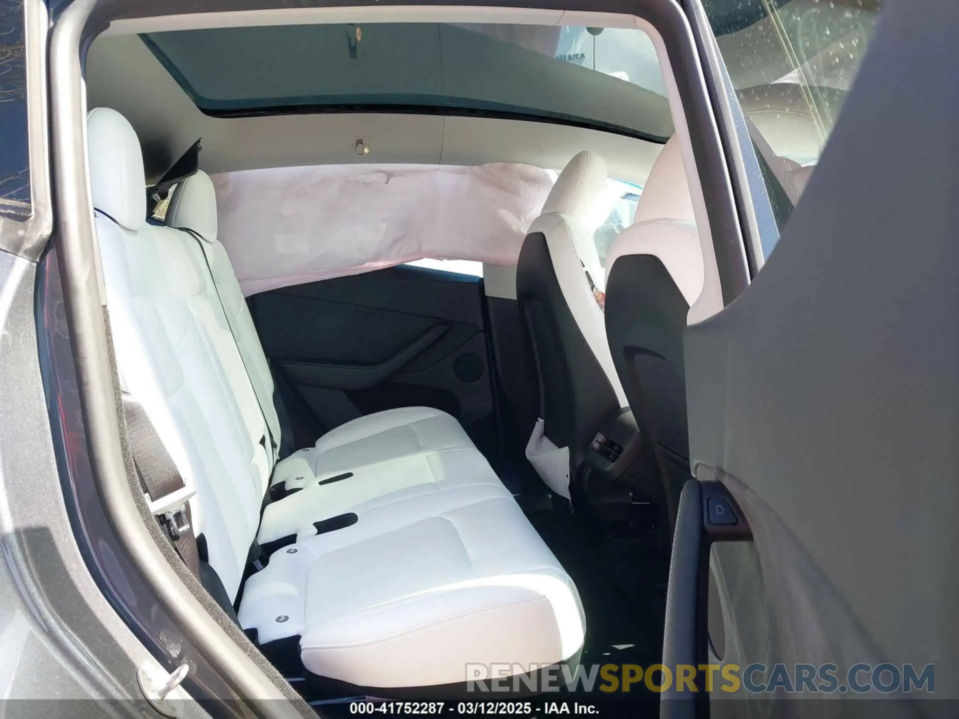 8 Photograph of a damaged car 7SAYGDEE2PA186792 TESLA MODEL Y 2023