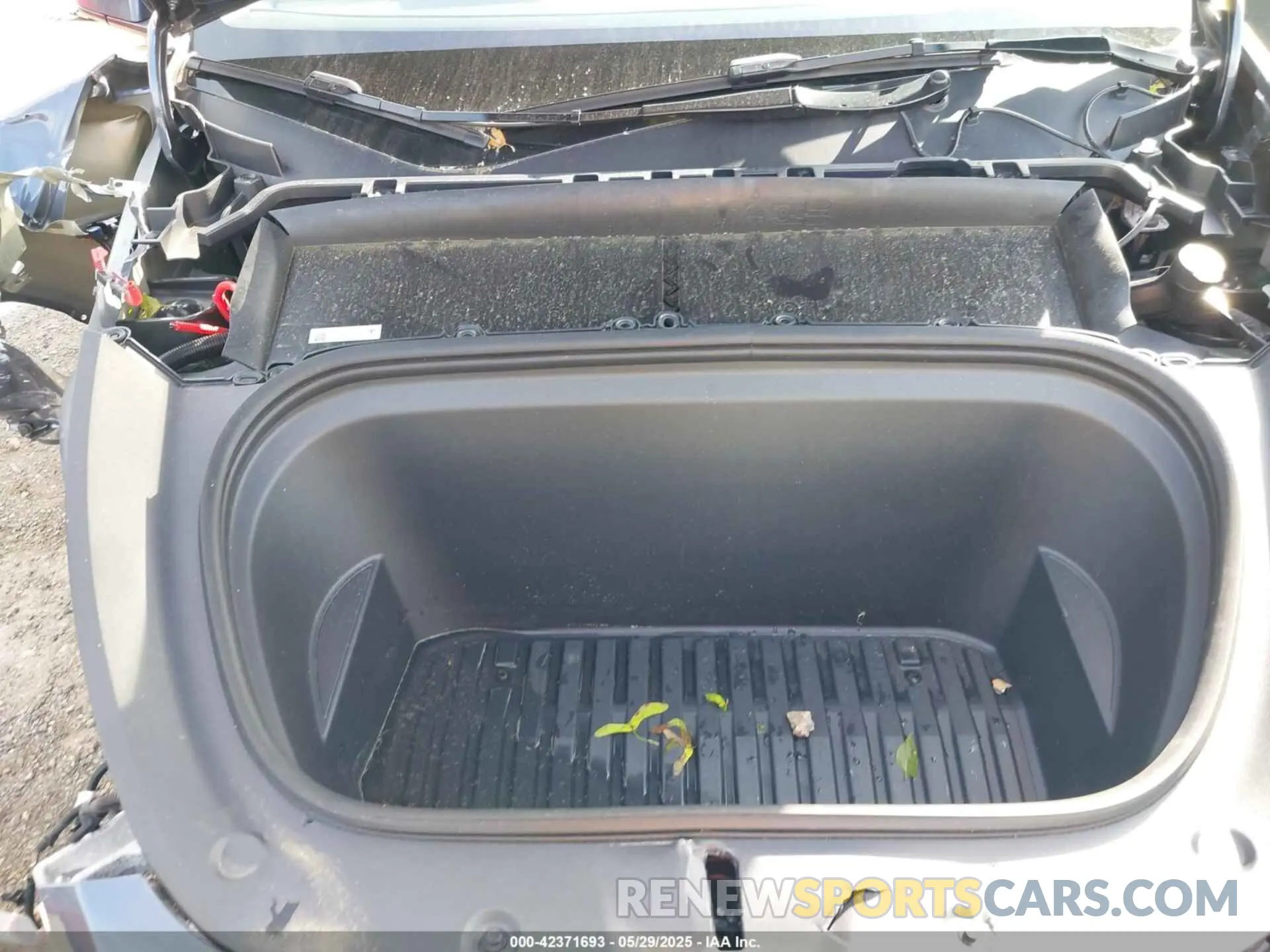10 Photograph of a damaged car 7SAYGDEE2PA190227 TESLA MODEL Y 2023