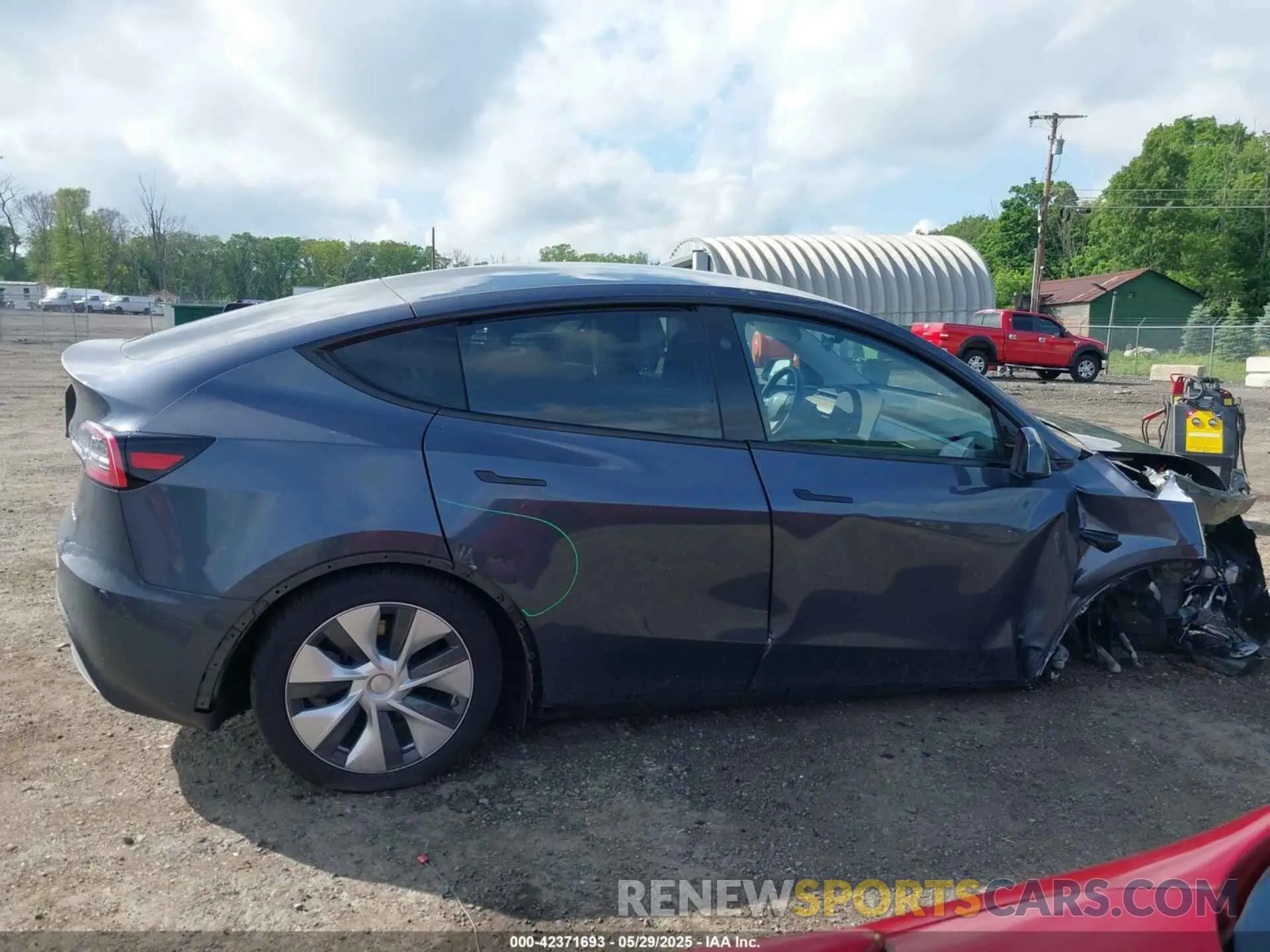 14 Photograph of a damaged car 7SAYGDEE2PA190227 TESLA MODEL Y 2023