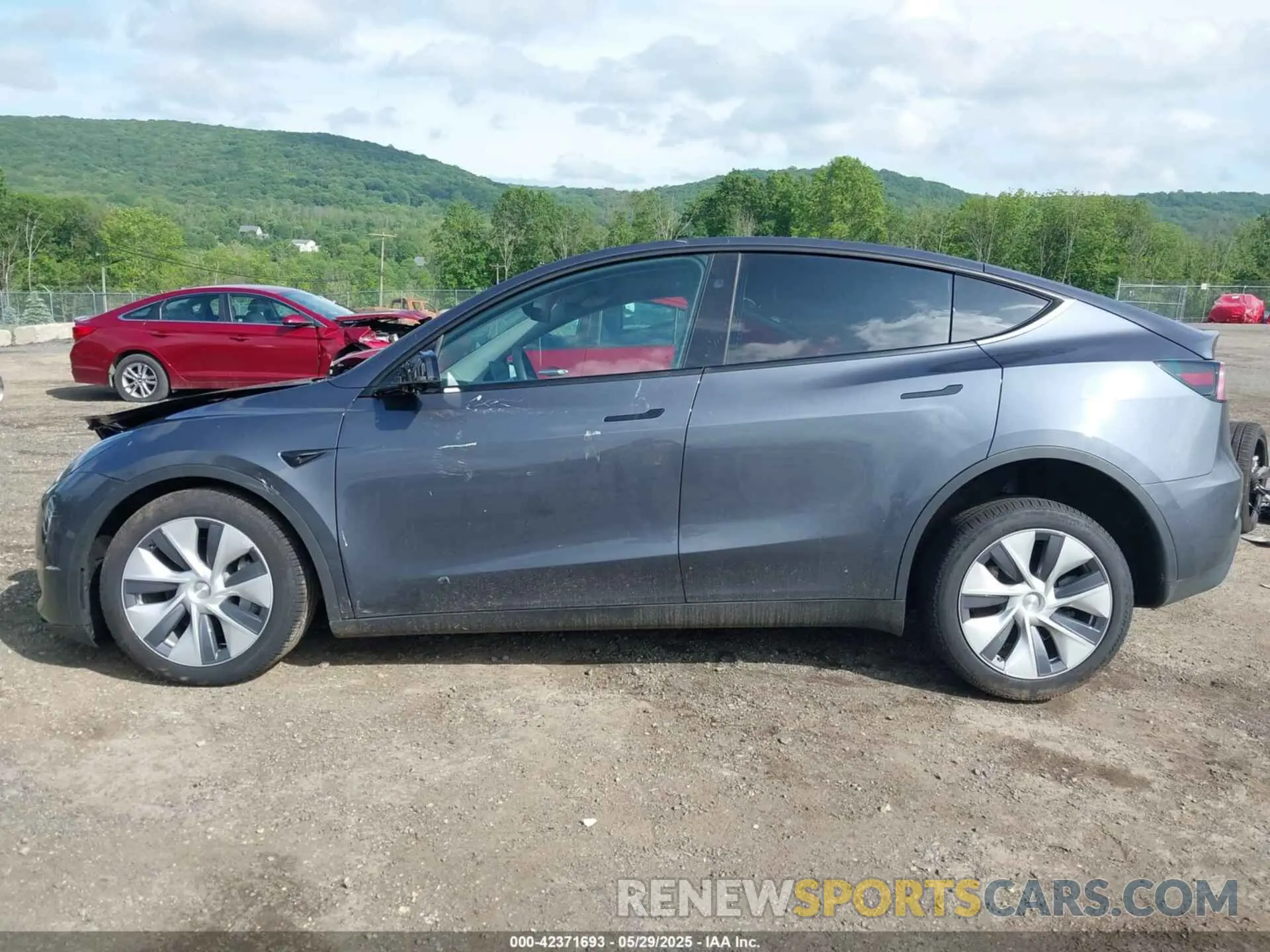 15 Photograph of a damaged car 7SAYGDEE2PA190227 TESLA MODEL Y 2023