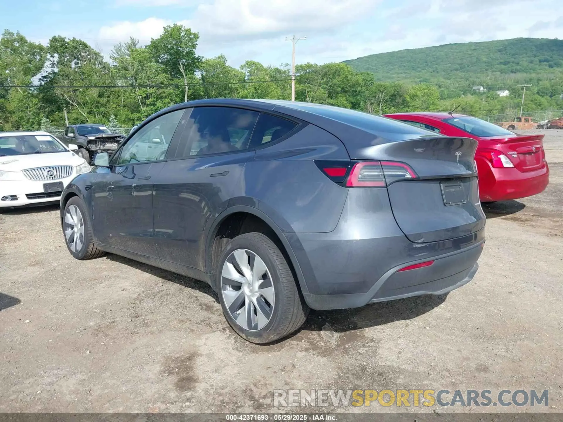 3 Photograph of a damaged car 7SAYGDEE2PA190227 TESLA MODEL Y 2023