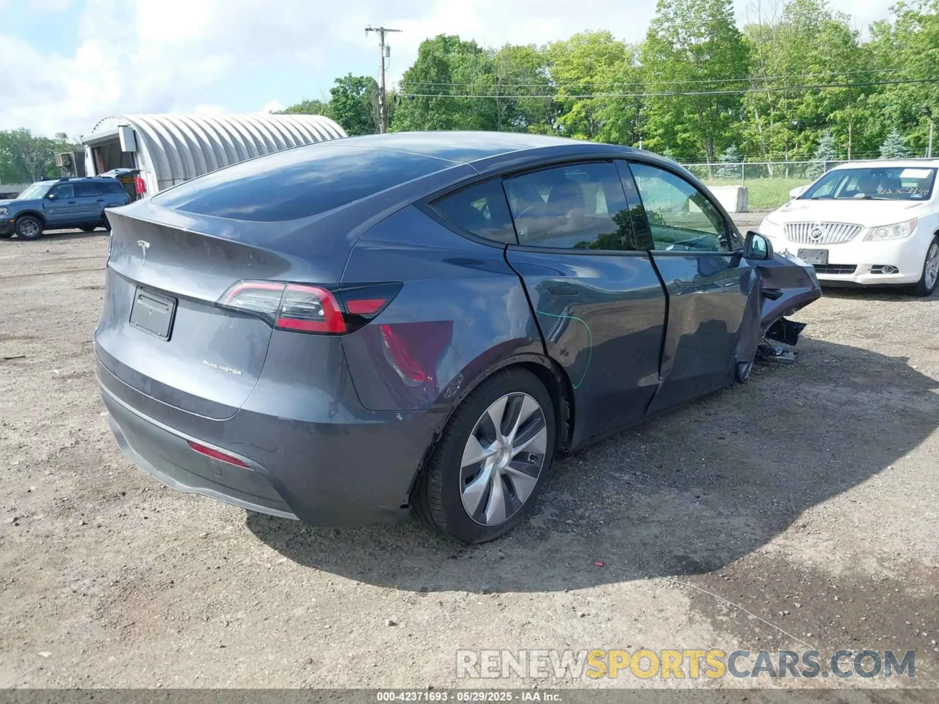 4 Photograph of a damaged car 7SAYGDEE2PA190227 TESLA MODEL Y 2023