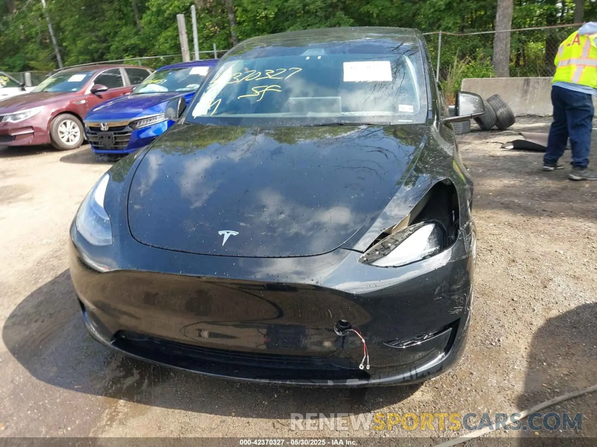 12 Photograph of a damaged car 7SAYGDEE2PA195198 TESLA MODEL Y 2023