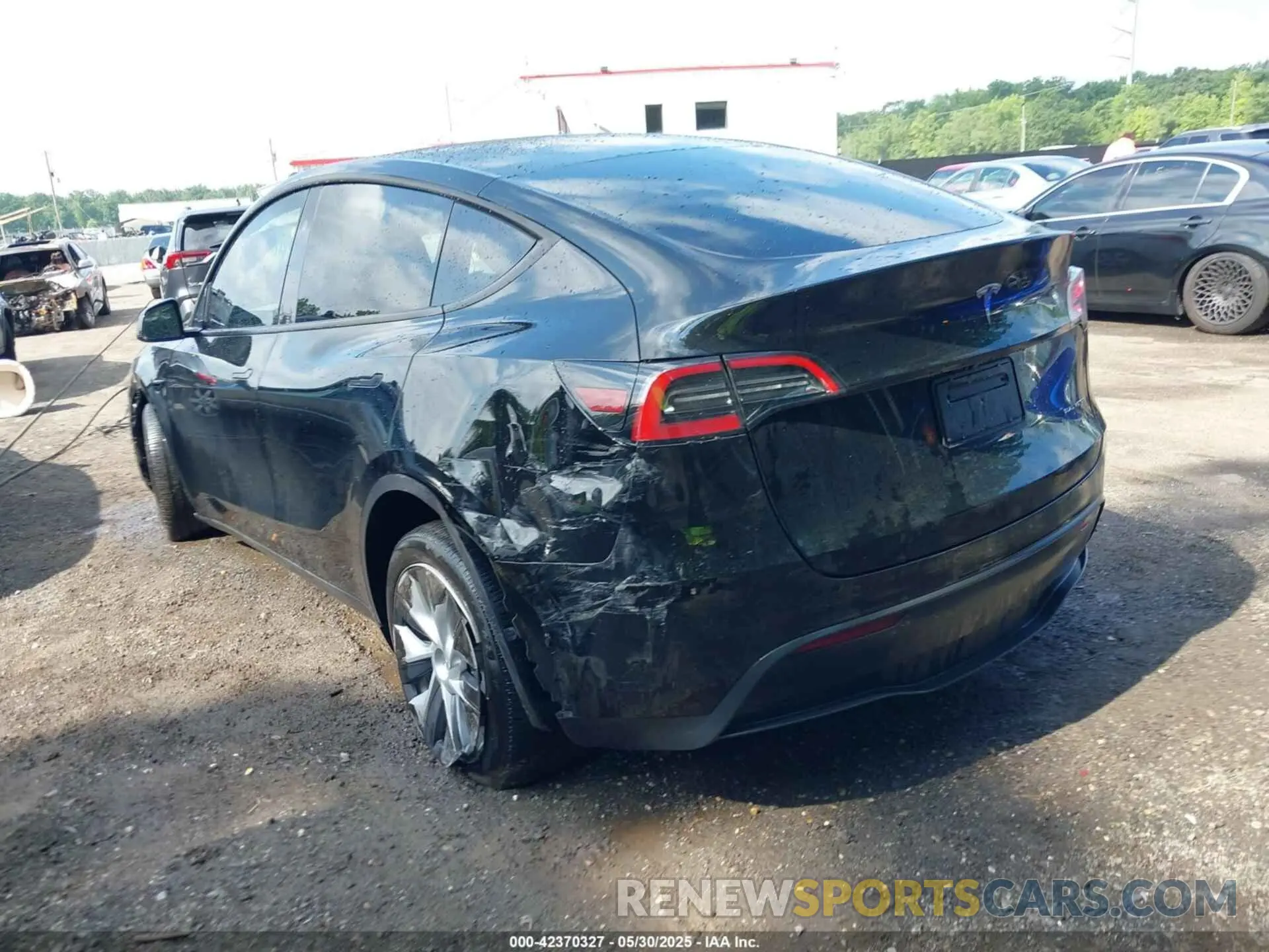 3 Photograph of a damaged car 7SAYGDEE2PA195198 TESLA MODEL Y 2023