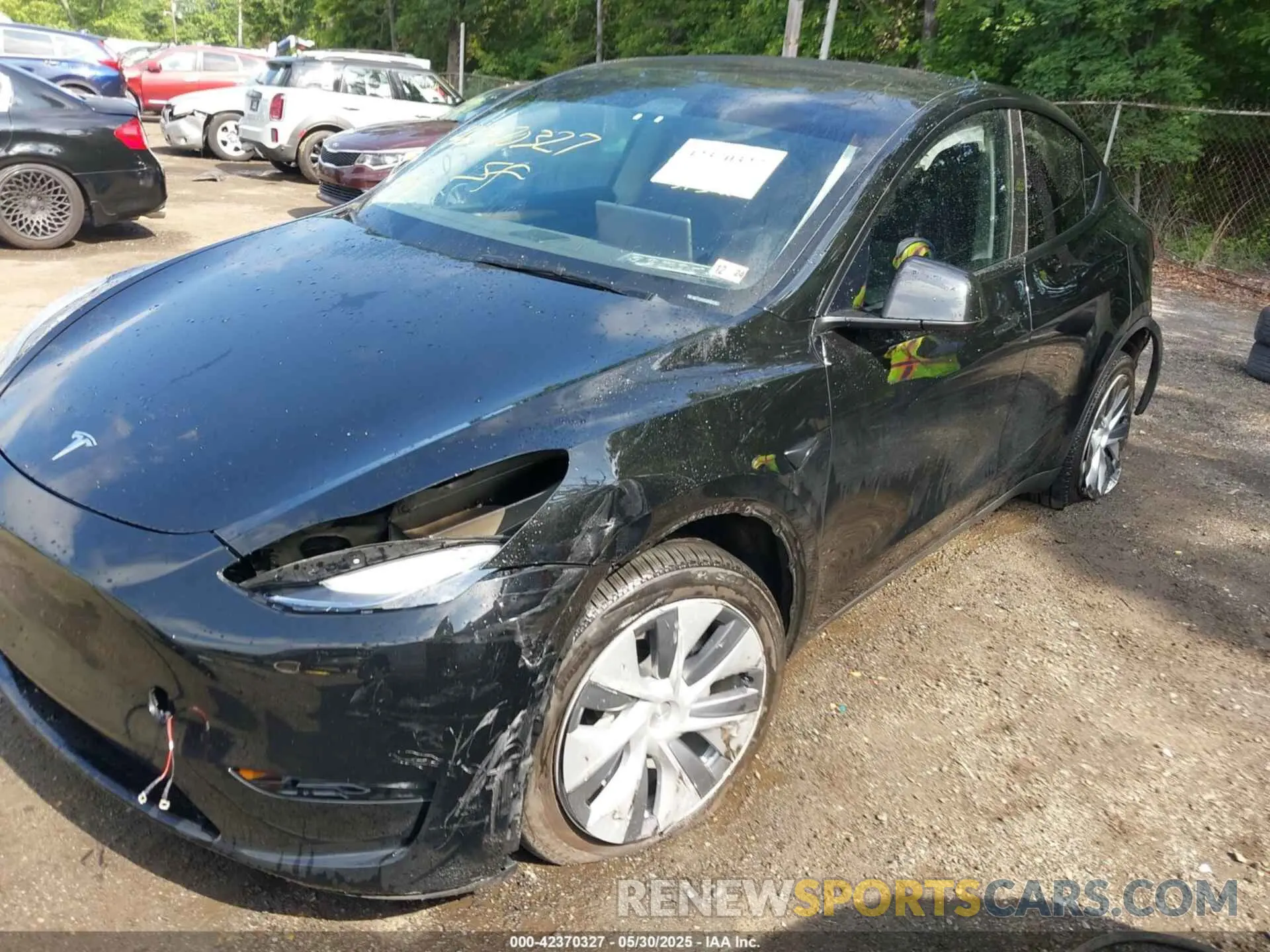 6 Photograph of a damaged car 7SAYGDEE2PA195198 TESLA MODEL Y 2023