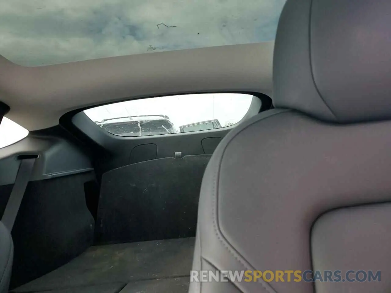 10 Photograph of a damaged car 7SAYGDEE2PA202344 TESLA MODEL Y 2023