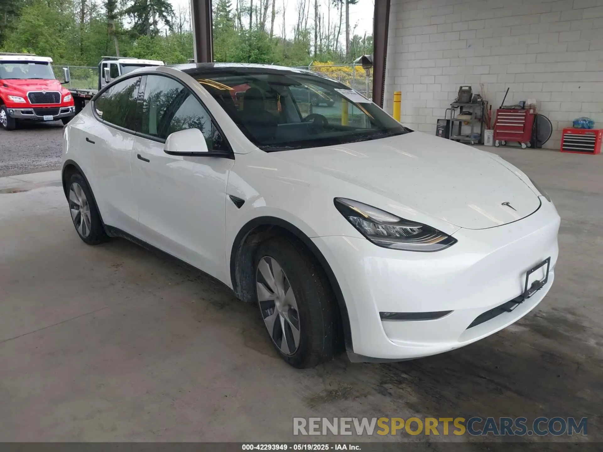 1 Photograph of a damaged car 7SAYGDEE2PF589447 TESLA MODEL Y 2023