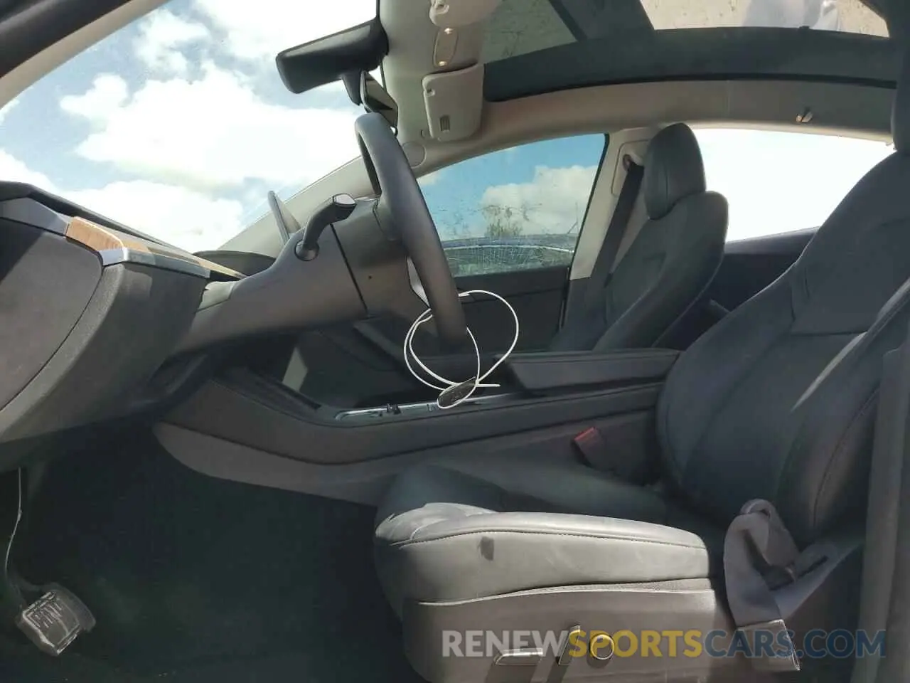 7 Photograph of a damaged car 7SAYGDEE2PF604318 TESLA MODEL Y 2023