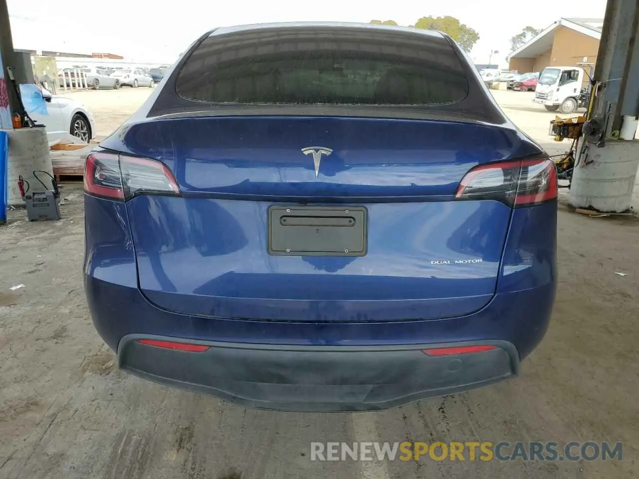 6 Photograph of a damaged car 7SAYGDEE2PF621443 TESLA MODEL Y 2023