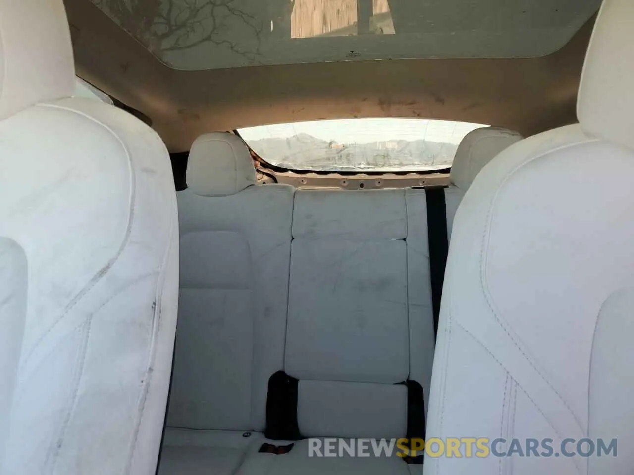 10 Photograph of a damaged car 7SAYGDEE2PF624603 TESLA MODEL Y 2023