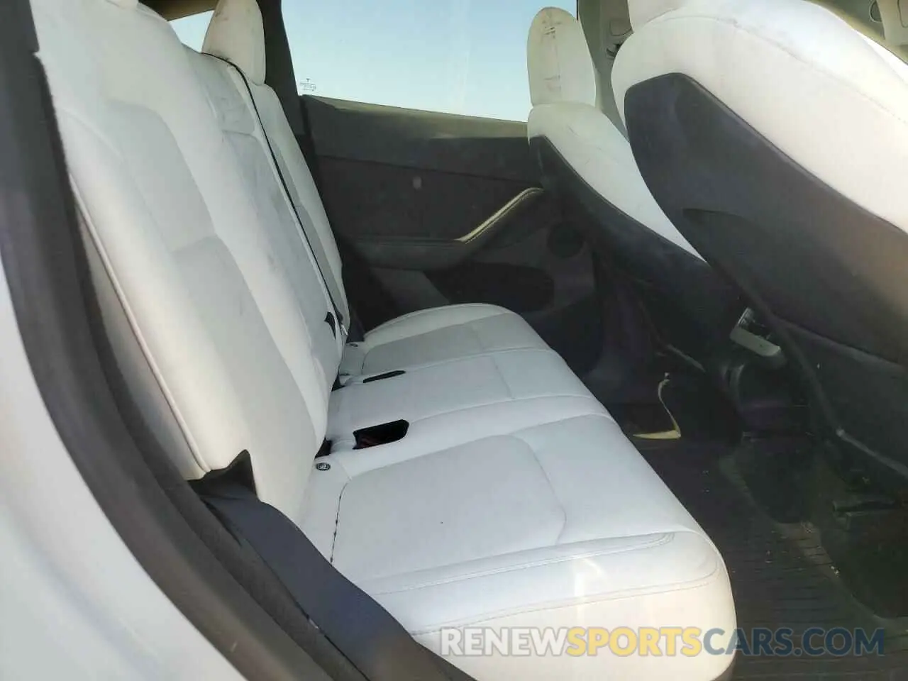 11 Photograph of a damaged car 7SAYGDEE2PF624603 TESLA MODEL Y 2023