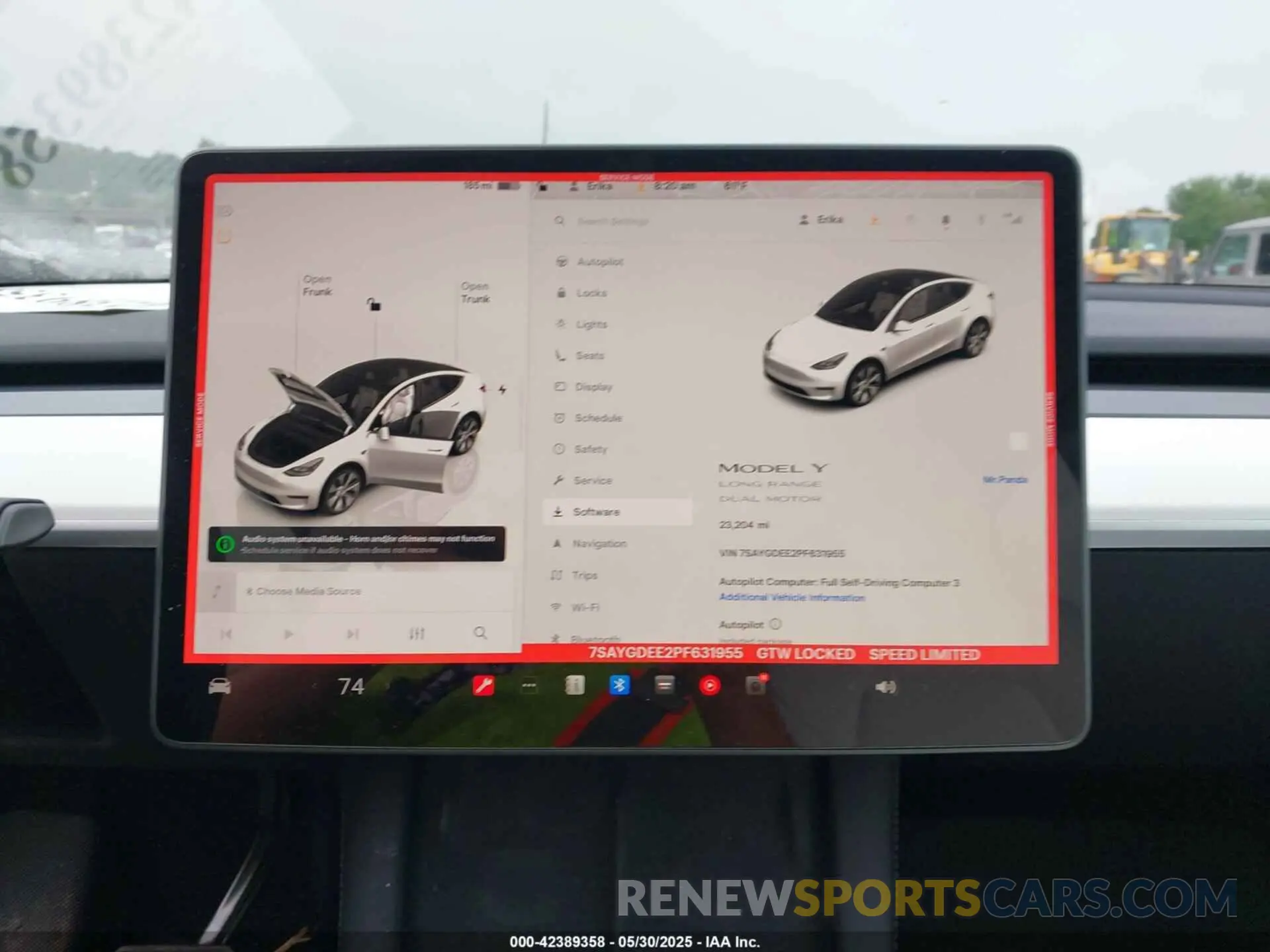 18 Photograph of a damaged car 7SAYGDEE2PF631955 TESLA MODEL Y 2023