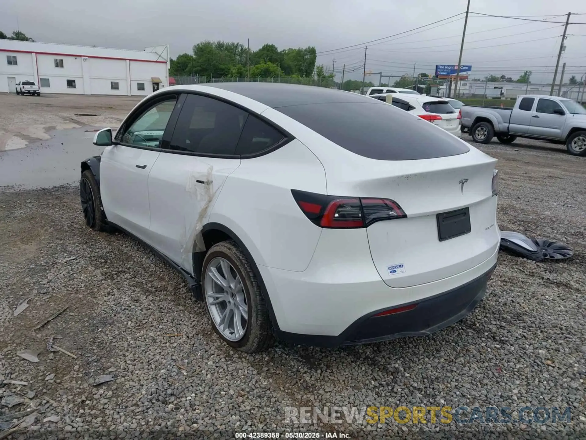 3 Photograph of a damaged car 7SAYGDEE2PF631955 TESLA MODEL Y 2023