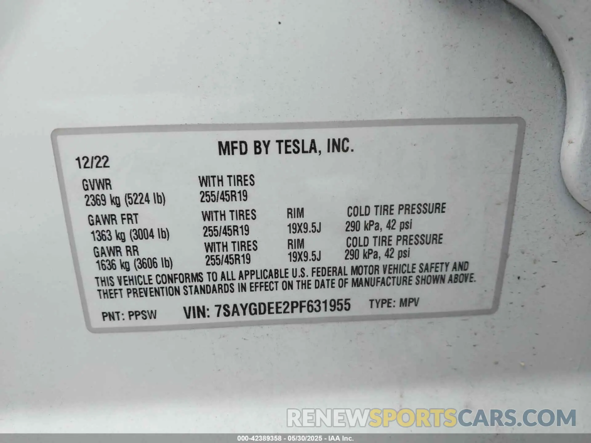 9 Photograph of a damaged car 7SAYGDEE2PF631955 TESLA MODEL Y 2023