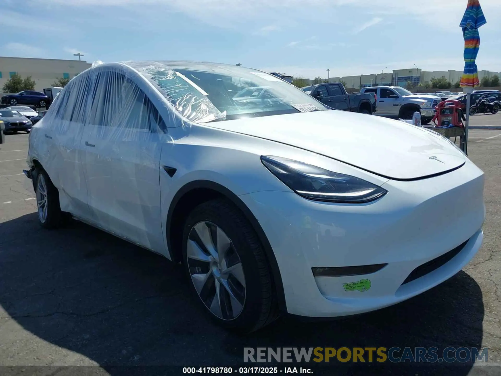 1 Photograph of a damaged car 7SAYGDEE2PF632121 TESLA MODEL Y 2023