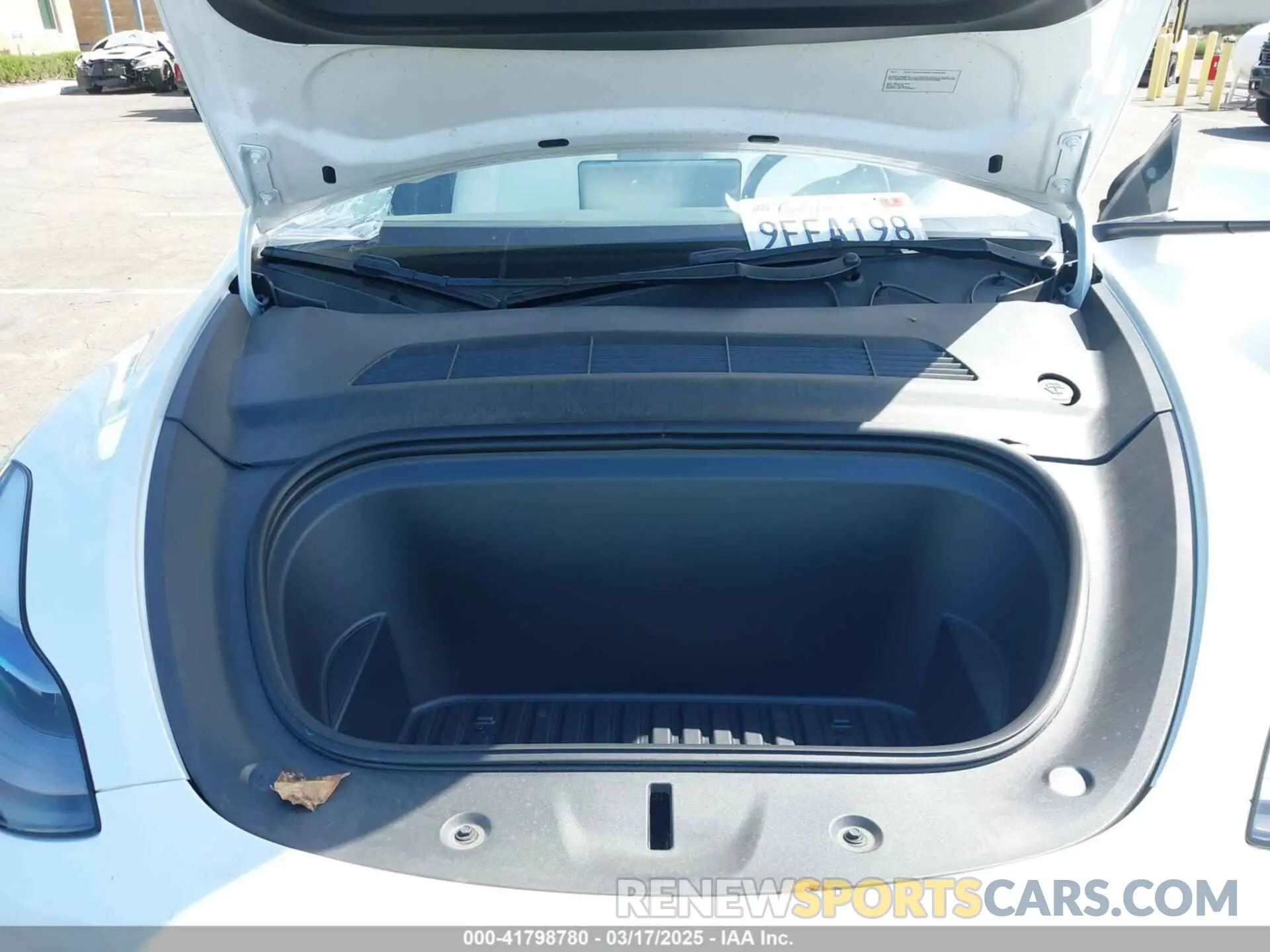 10 Photograph of a damaged car 7SAYGDEE2PF632121 TESLA MODEL Y 2023