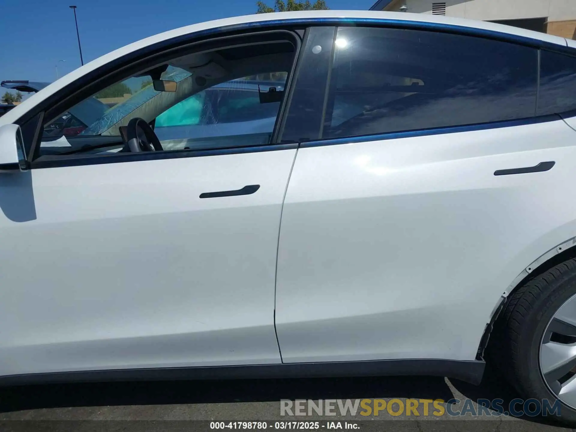 14 Photograph of a damaged car 7SAYGDEE2PF632121 TESLA MODEL Y 2023