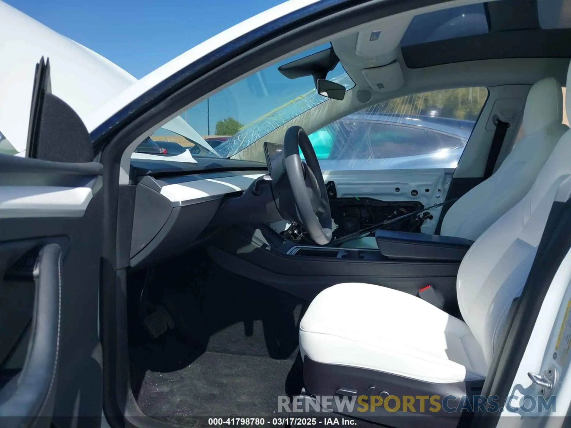 5 Photograph of a damaged car 7SAYGDEE2PF632121 TESLA MODEL Y 2023