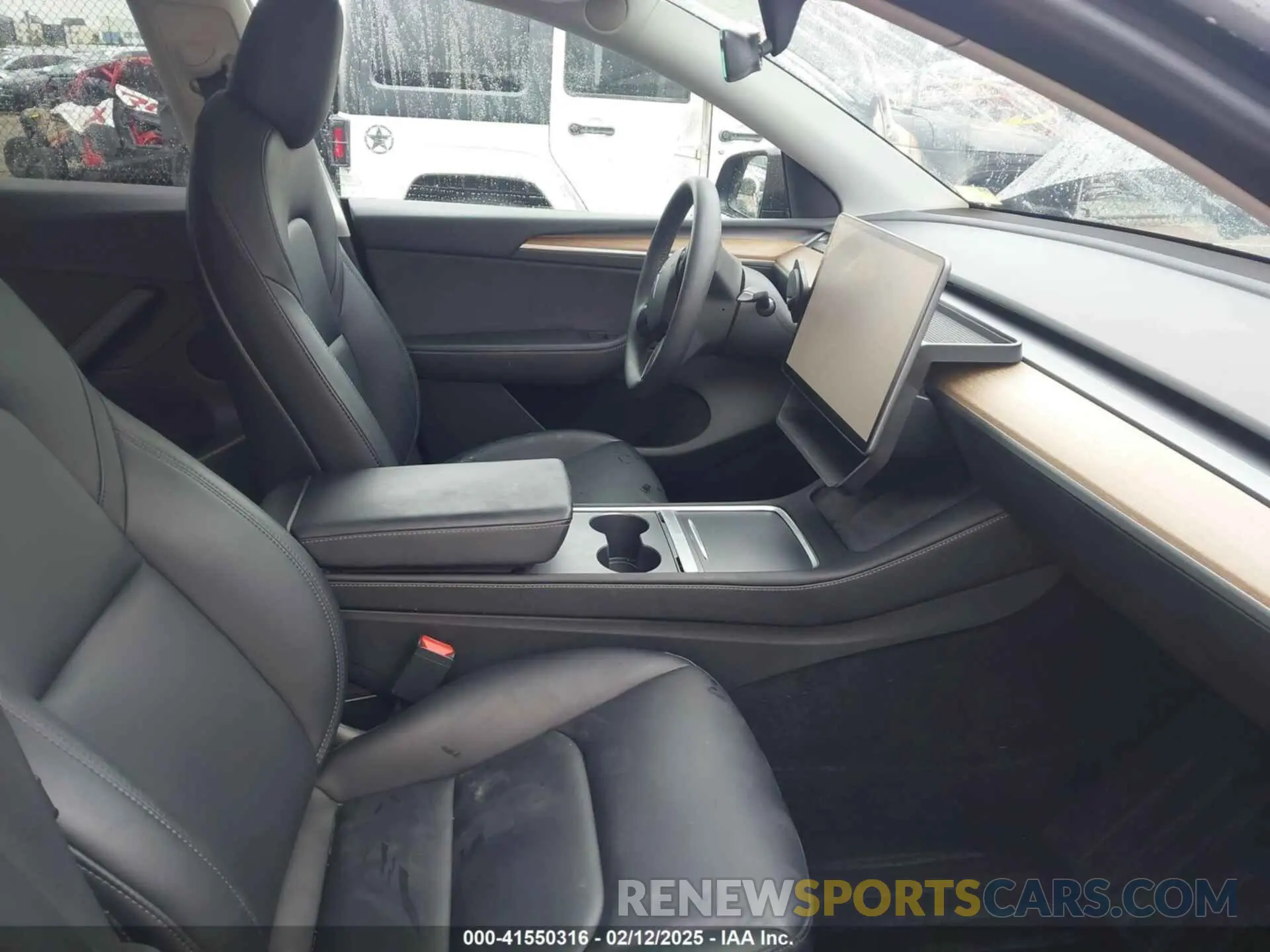 5 Photograph of a damaged car 7SAYGDEE2PF632443 TESLA MODEL Y 2023