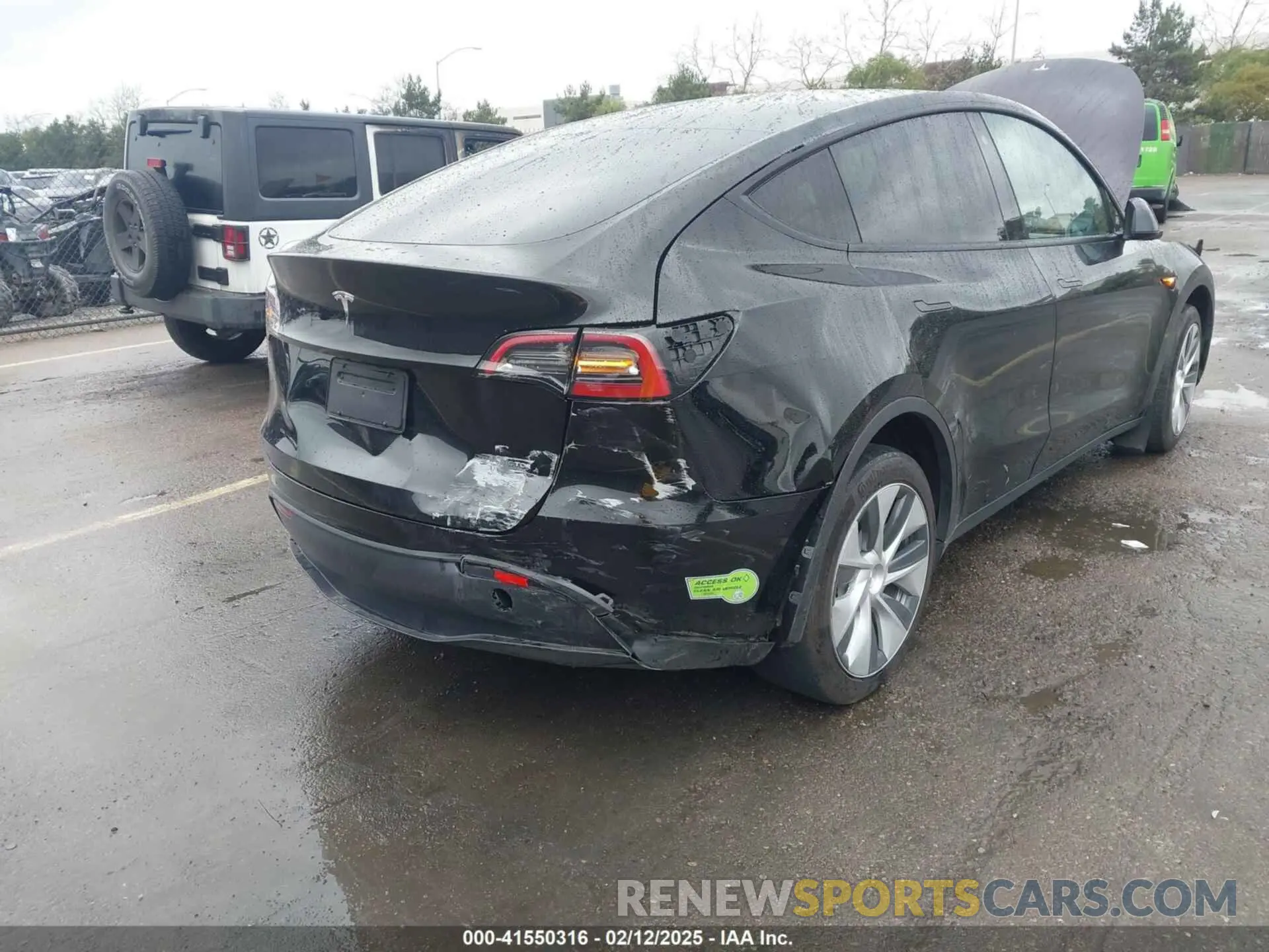 6 Photograph of a damaged car 7SAYGDEE2PF632443 TESLA MODEL Y 2023