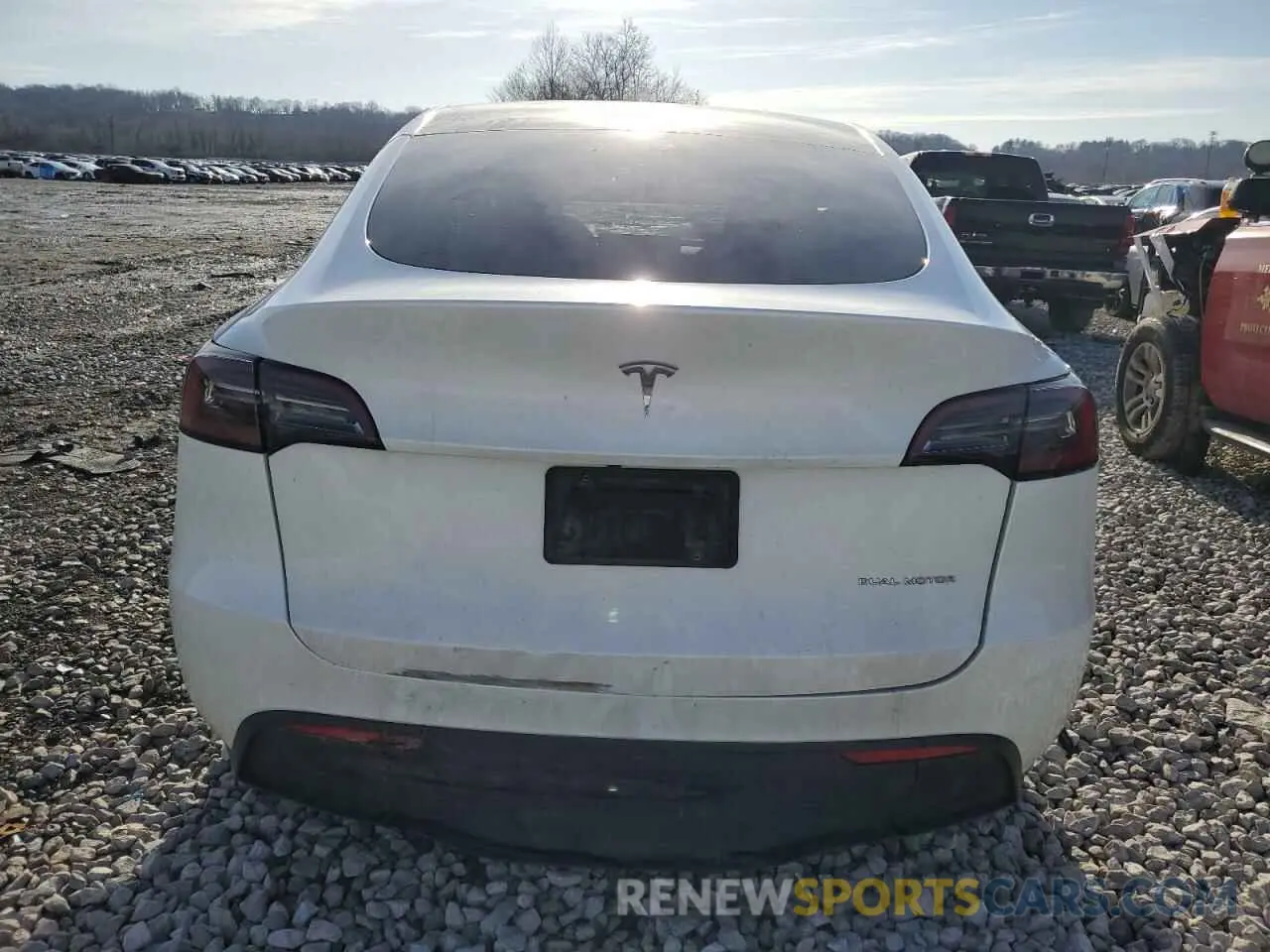 6 Photograph of a damaged car 7SAYGDEE2PF668360 TESLA MODEL Y 2023