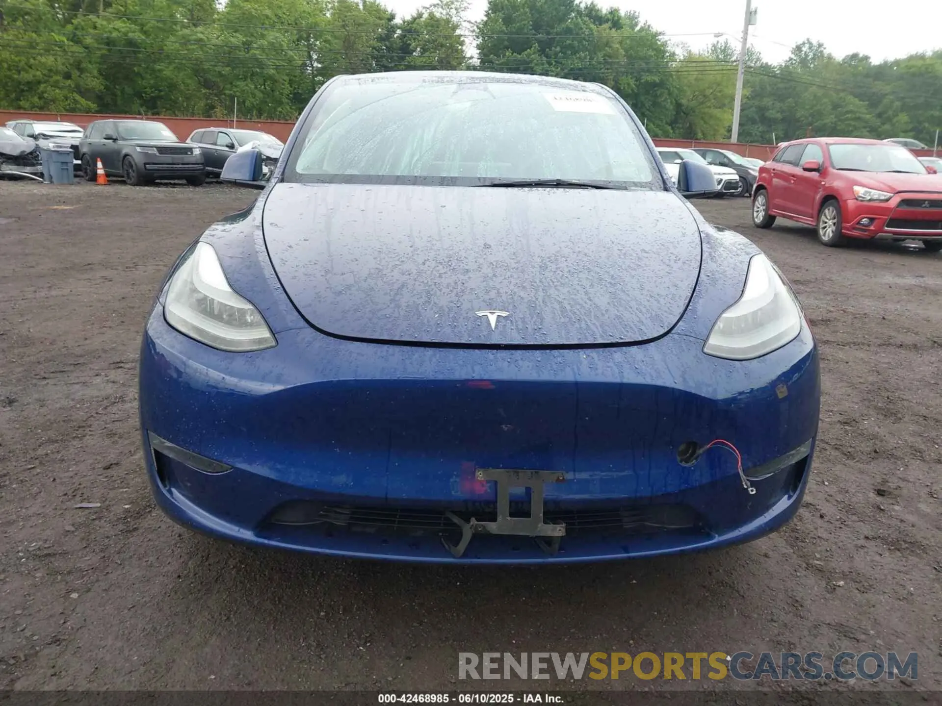 12 Photograph of a damaged car 7SAYGDEE2PF683649 TESLA MODEL Y 2023