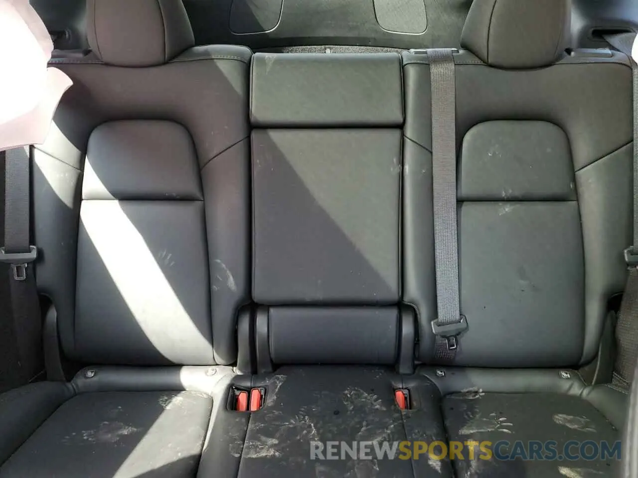 10 Photograph of a damaged car 7SAYGDEE2PF685966 TESLA MODEL Y 2023