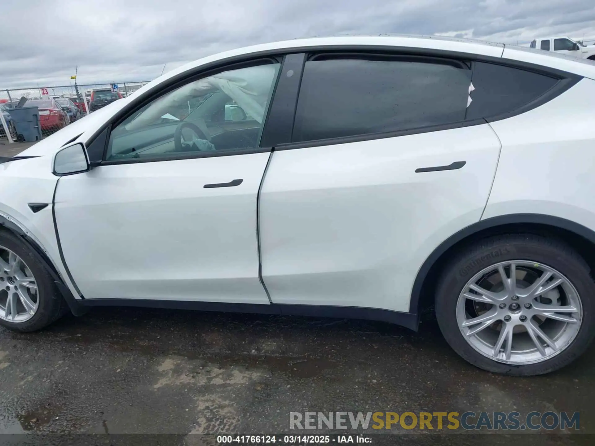 13 Photograph of a damaged car 7SAYGDEE2PF686311 TESLA MODEL Y 2023