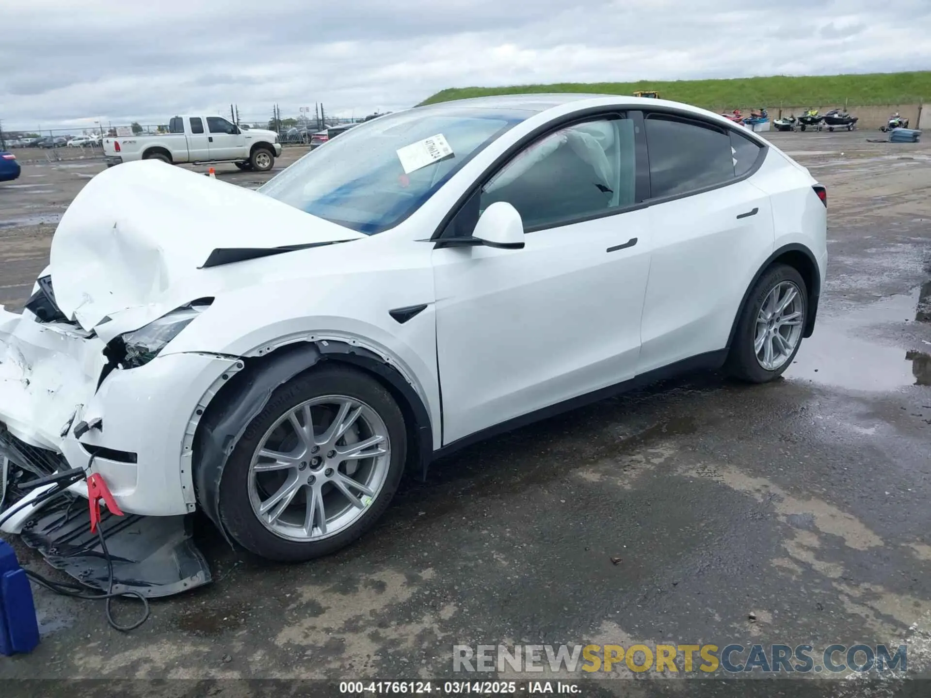 2 Photograph of a damaged car 7SAYGDEE2PF686311 TESLA MODEL Y 2023