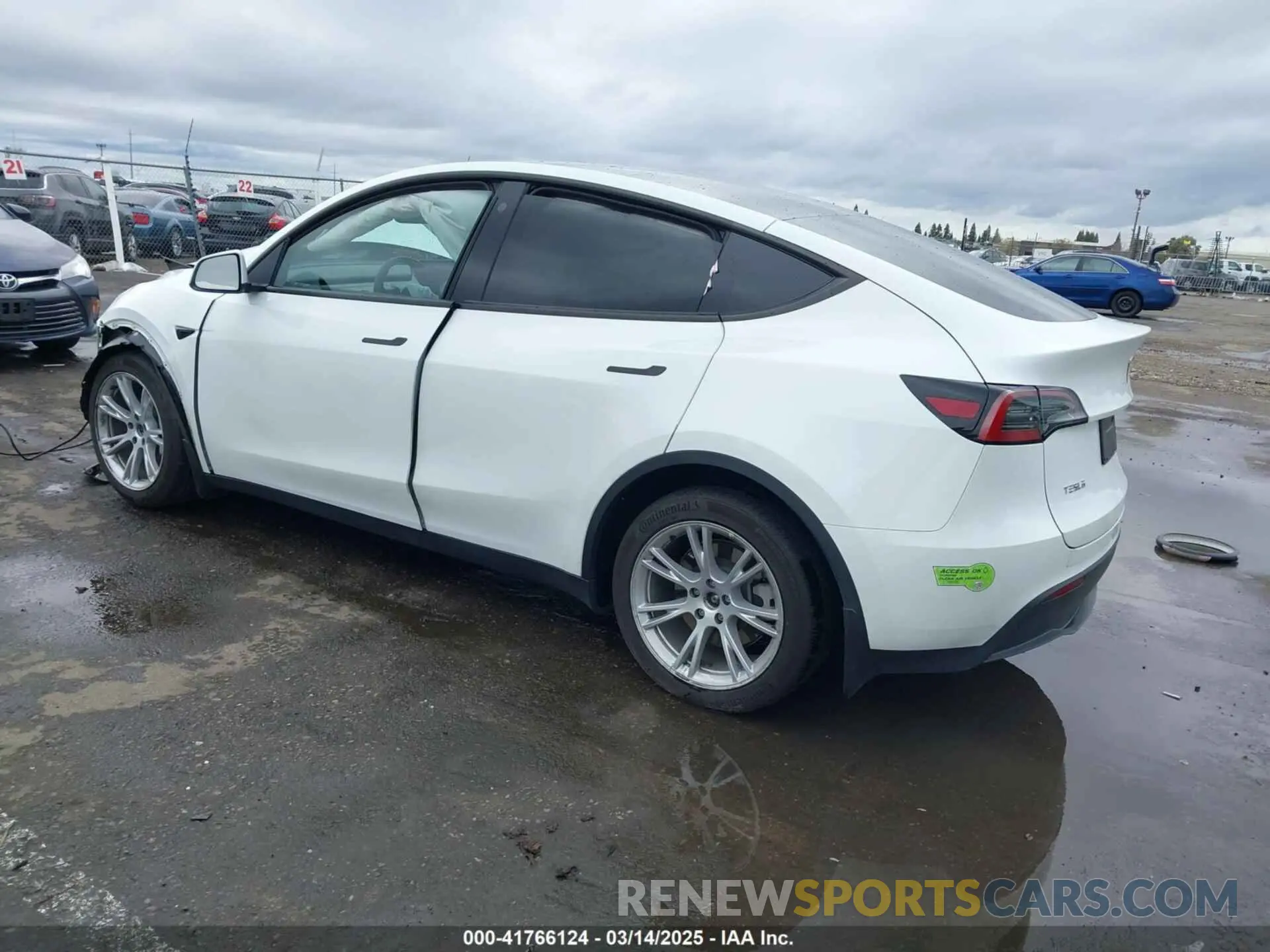 3 Photograph of a damaged car 7SAYGDEE2PF686311 TESLA MODEL Y 2023