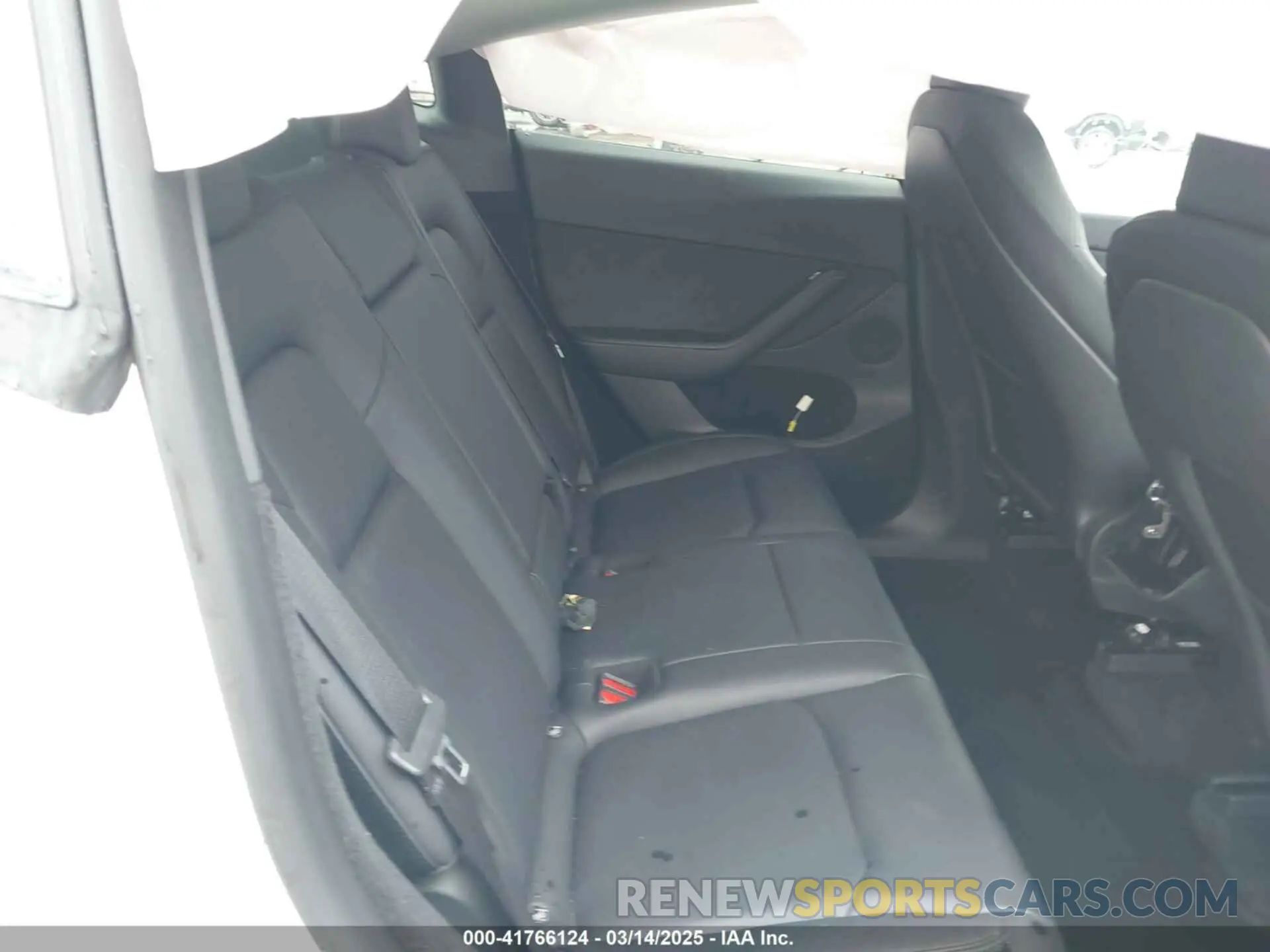 8 Photograph of a damaged car 7SAYGDEE2PF686311 TESLA MODEL Y 2023