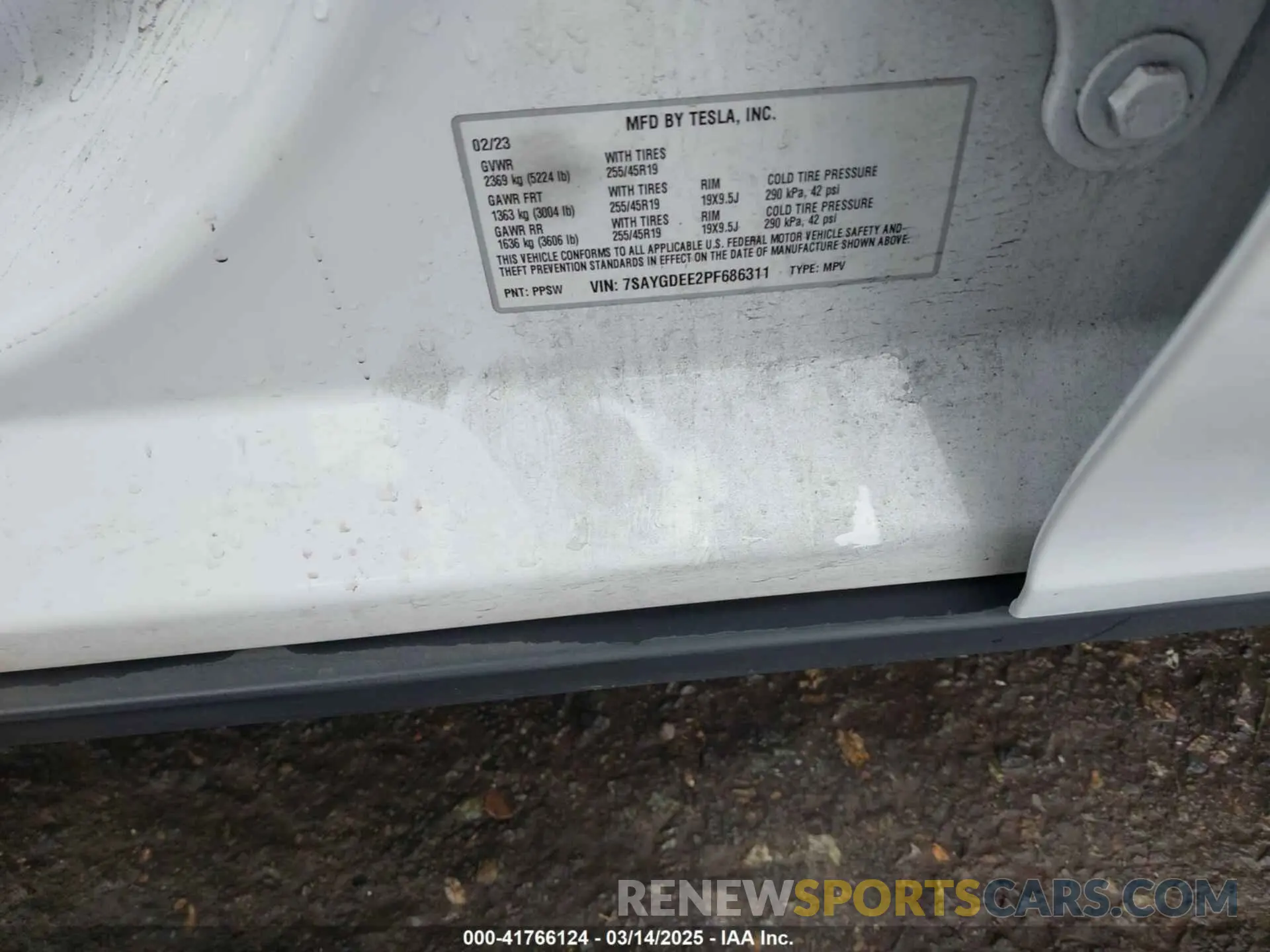 9 Photograph of a damaged car 7SAYGDEE2PF686311 TESLA MODEL Y 2023